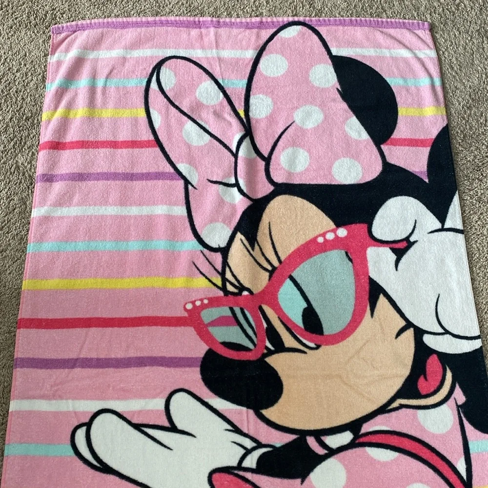 Disney Minnie Mouse beach towel